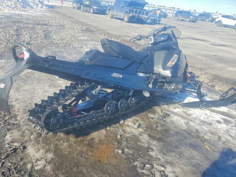 2023 Skidoo Renegade