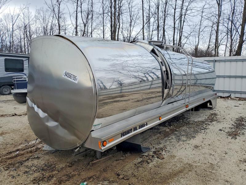 2018 Peterbilt 389 Tank Truck