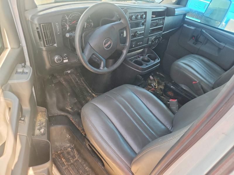 2023 GMC Savana Cut-box Truck