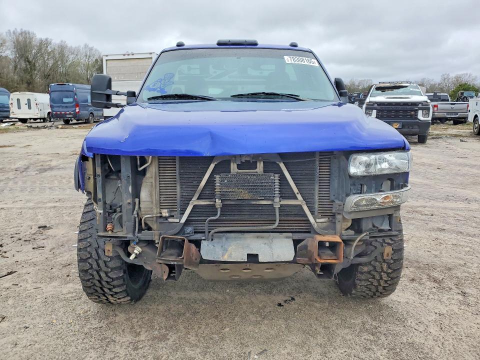 2001 Chevrolet Silverado Flatbed Truck