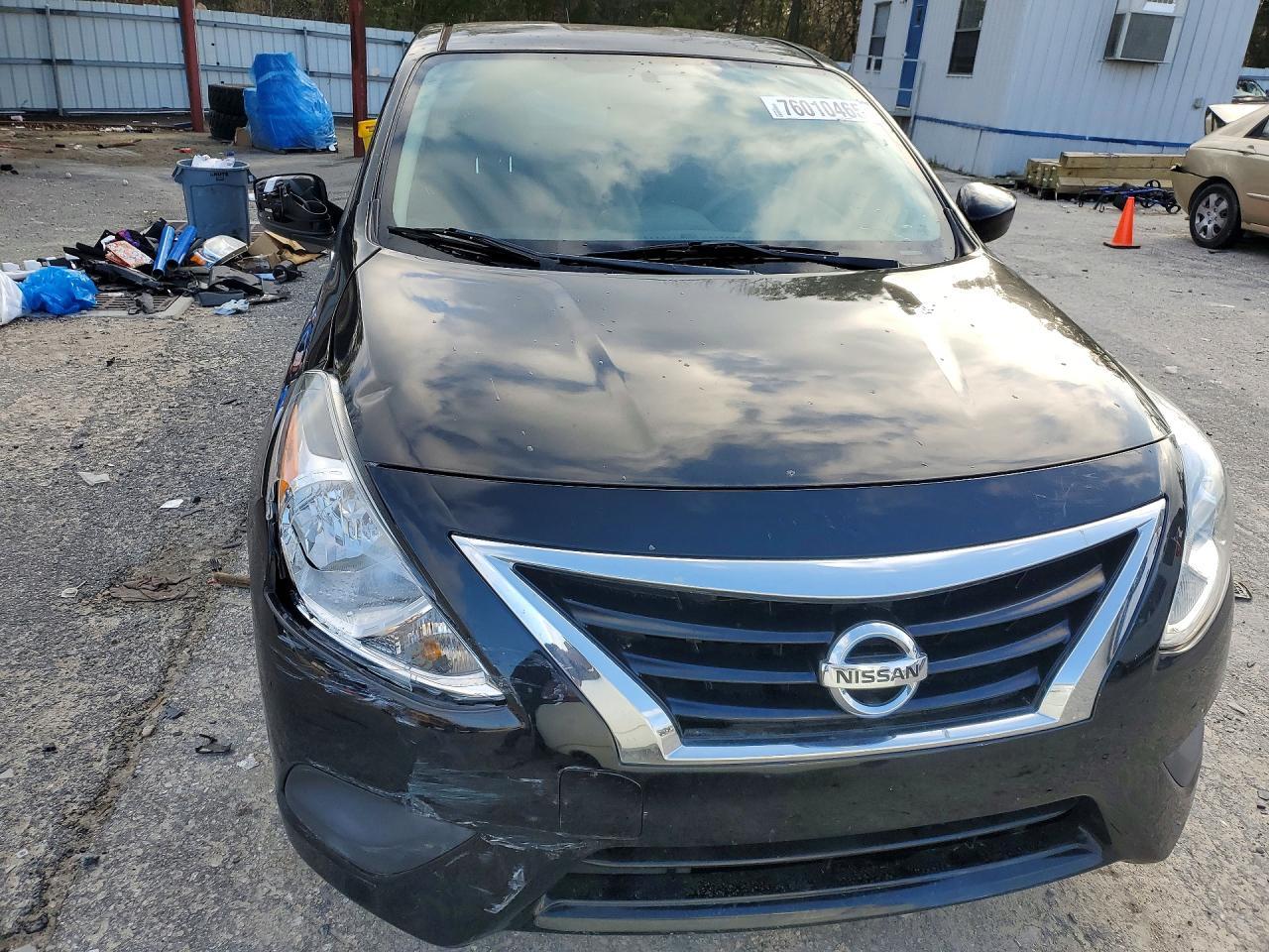 2018 Niss Versa s