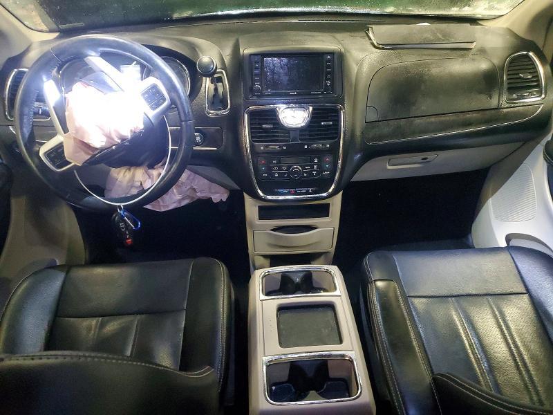 2016 Chrysler Town & Country Touring l