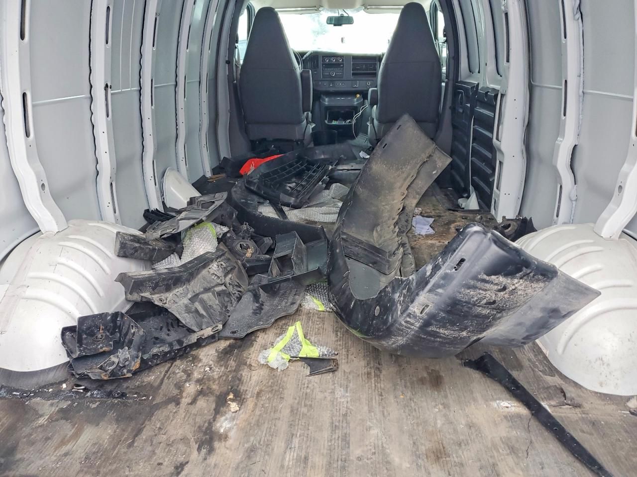 2023 GMC Savana G2500