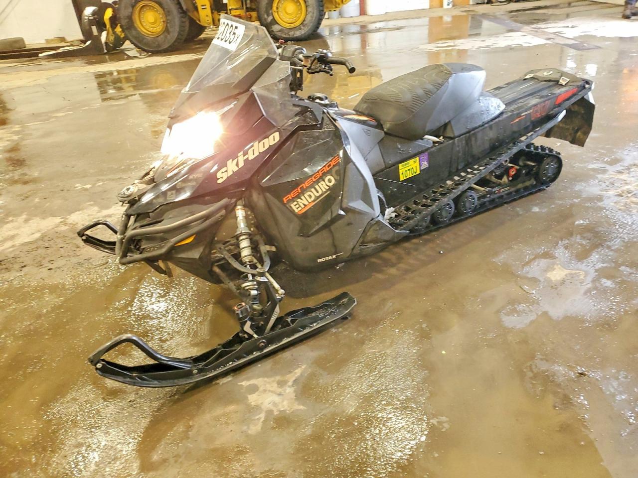 2017 Skidoo Snowmobile