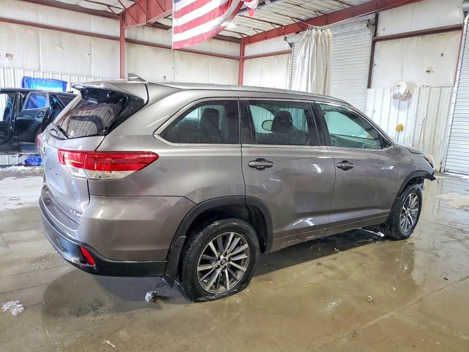 2018 Toyota Highlander xle