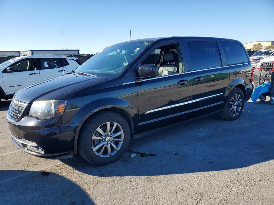 2015 Chrysler Town & Country s