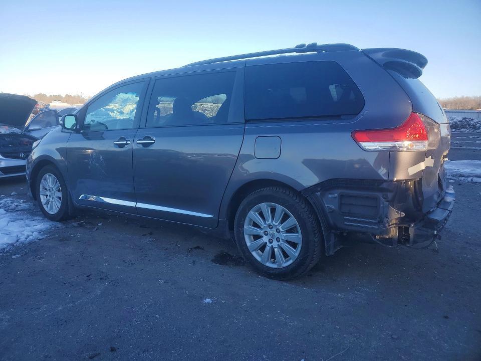 2013 Toyota Sienna xle