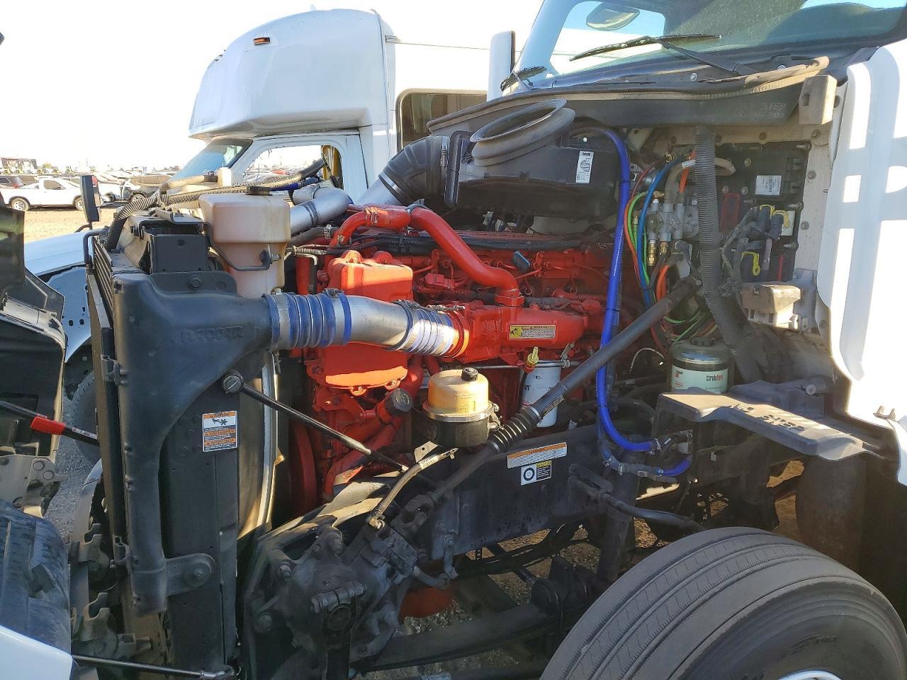 2016 Peterbilt 579 Semi Truck