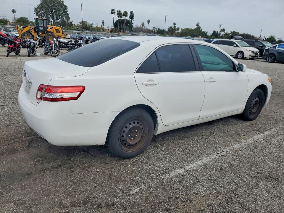 2011 Toyota Camry le
