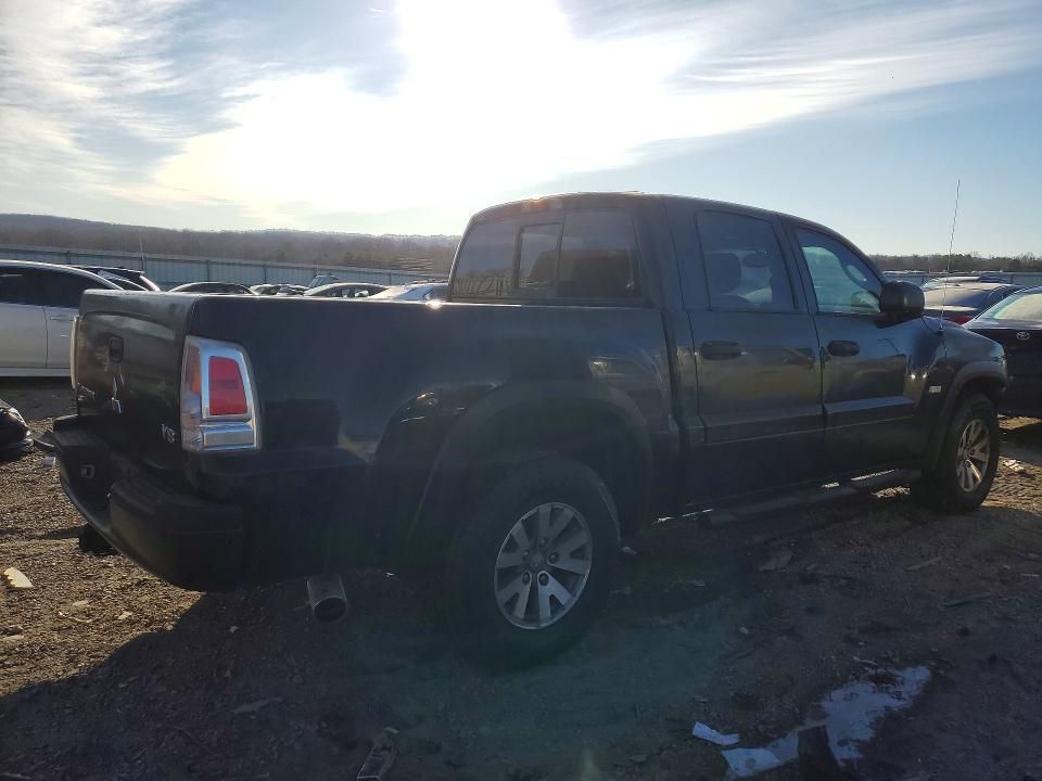 2006 Mitsubishi Raider Durocross