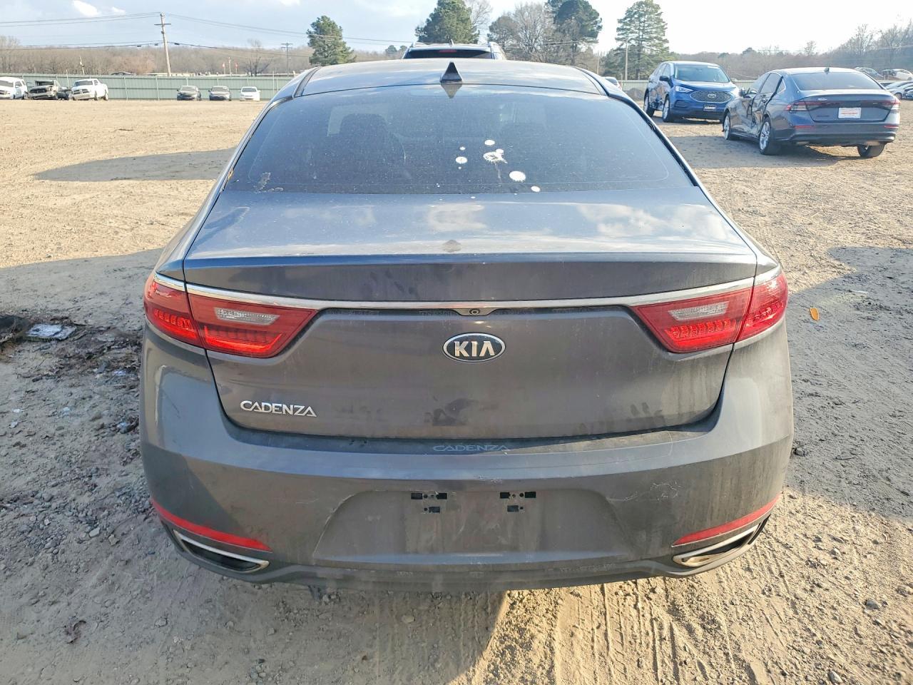 2018 KIA Cadenza Premium