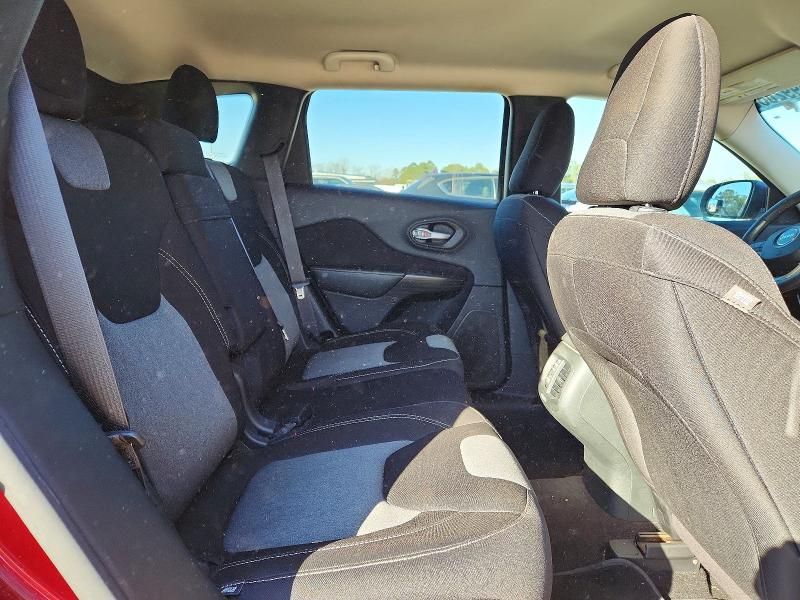 2015 Jeep Cherokee Sport