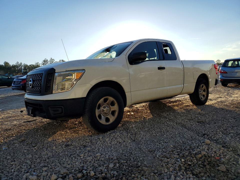 2018 Nissan Titan s