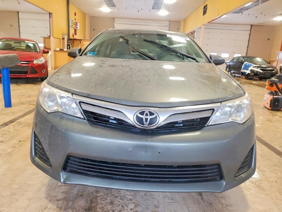 2014 Toyota Camry le