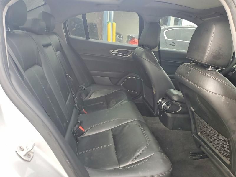 2018 Alfa Romeo Giulia Q4