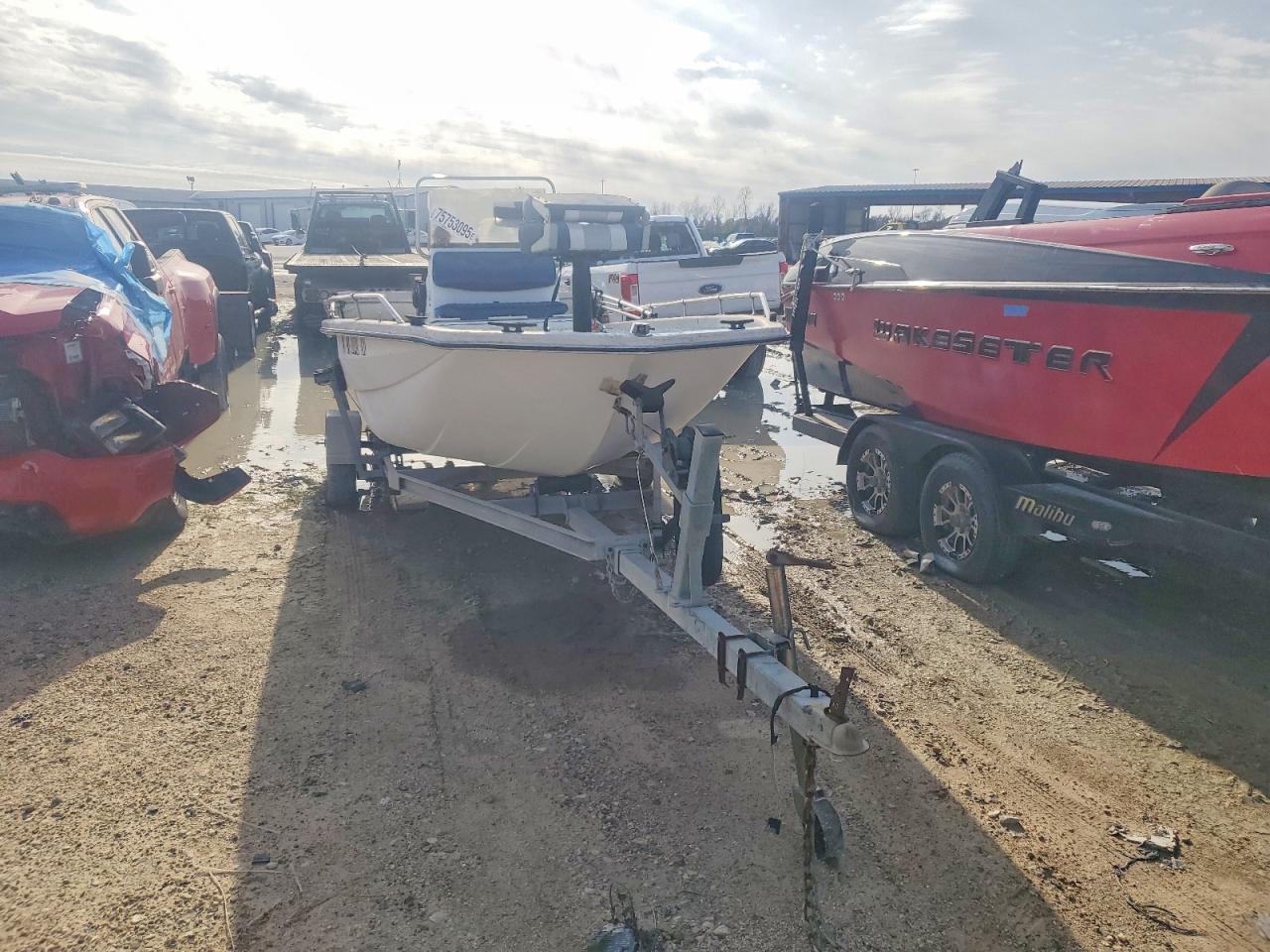 1985 Bay Hawk Industries Inc. 1985 Bay Hawk Boat