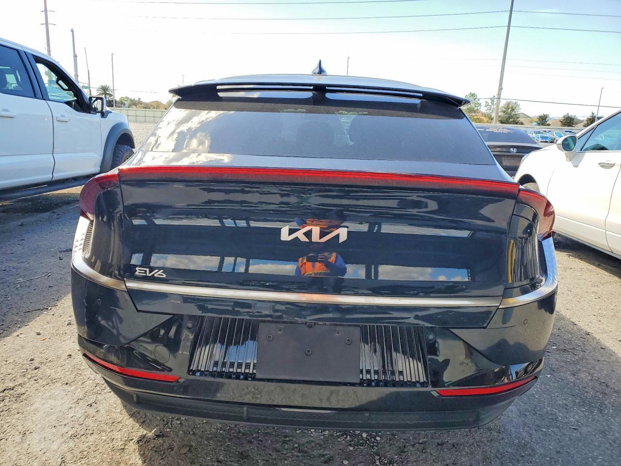 2023 KIA EV6 Light