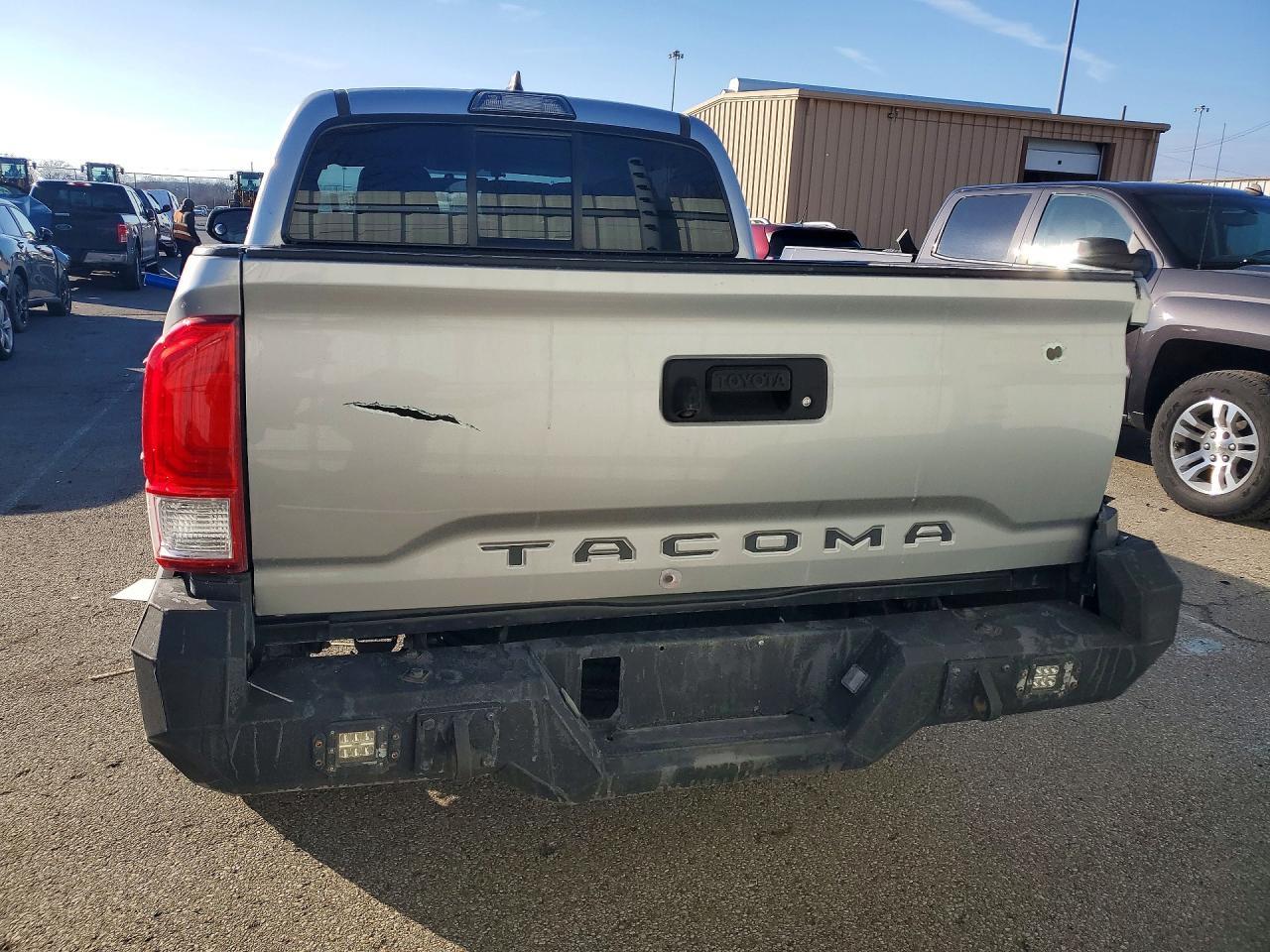 2017 Toyota Tacoma SR