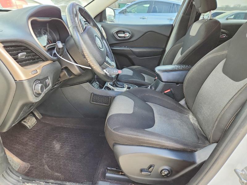 2016 Jeep Cherokee Sport
