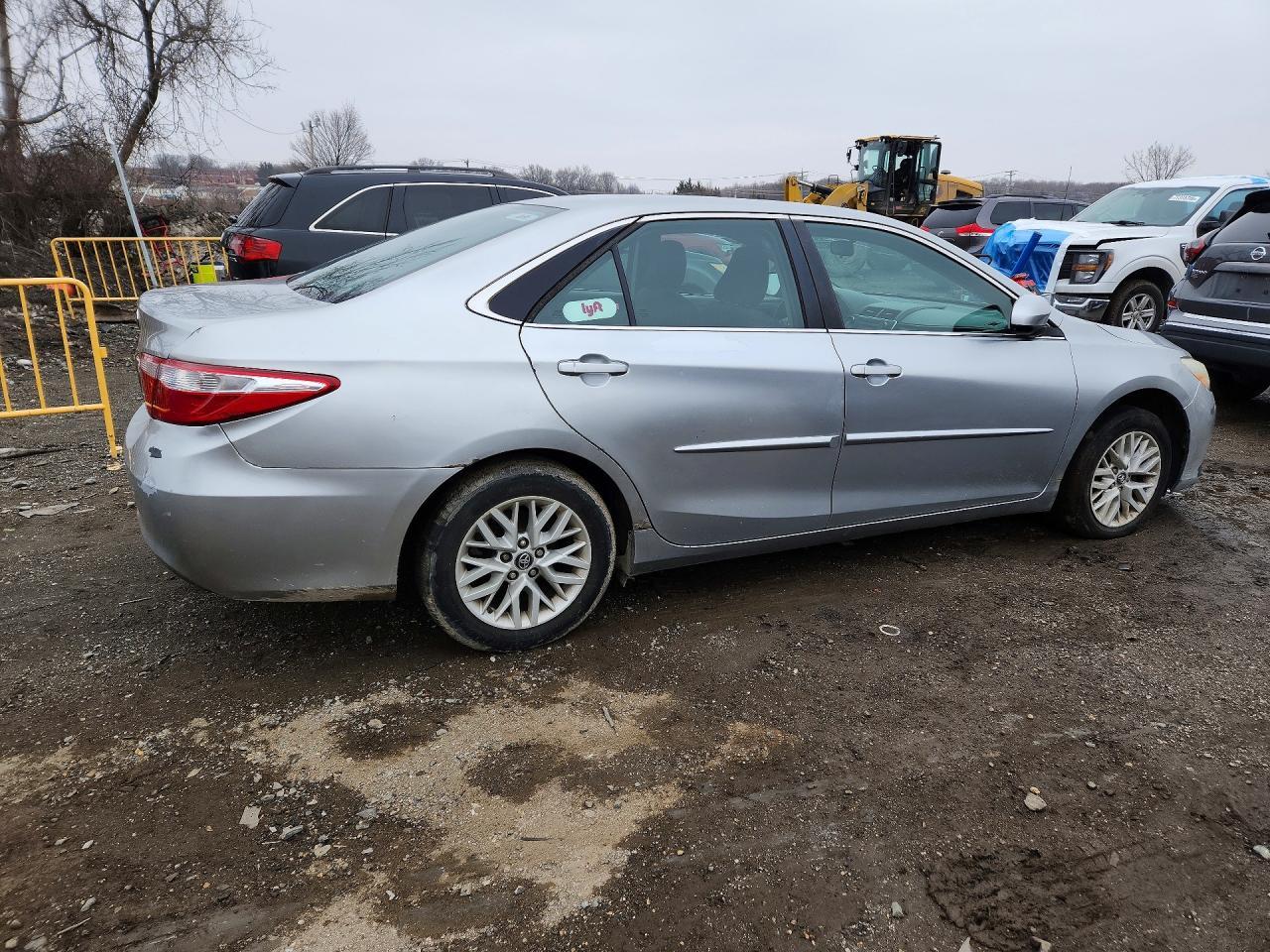 2016 Toyota Camry le