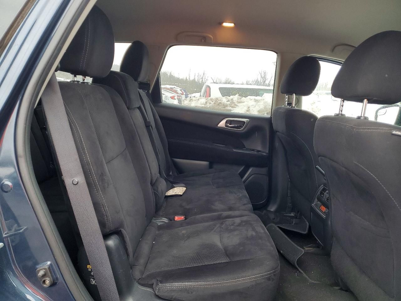 2014 Nissan Pathfinder s