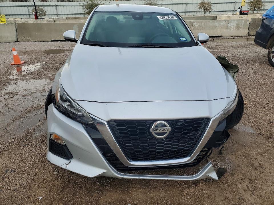 2022 Nissan Altima sv
