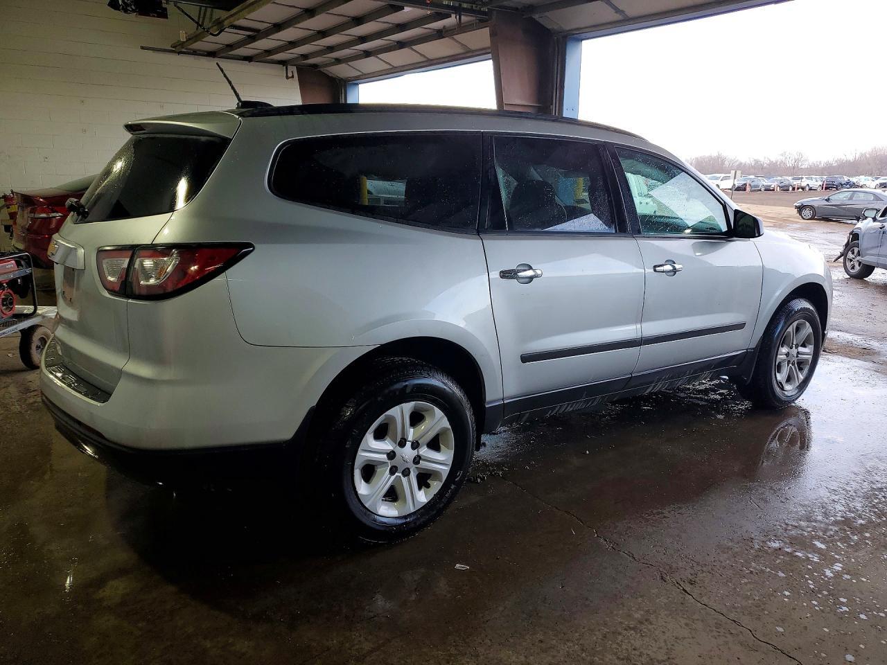 2017 Chevrolet Traverse ls