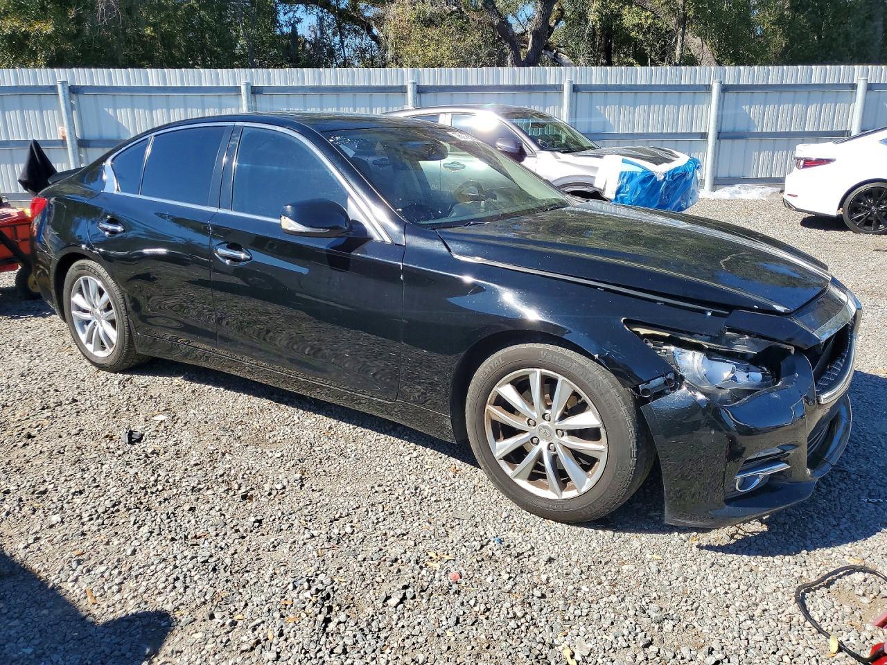 2015 Infiniti Q50 Base