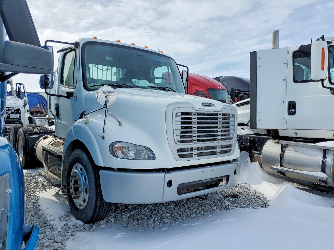 2015 Freightliner Business Class M2 Semi Truck