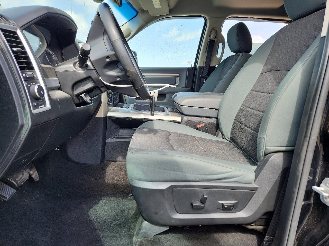 2015 Dodge RAM 1500 SLT