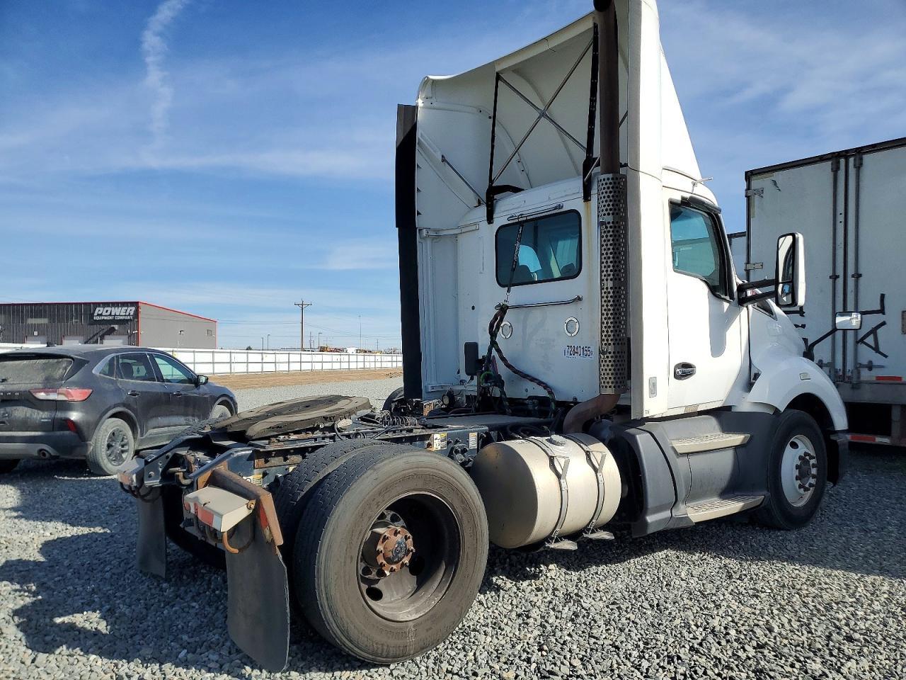 2017 Kenworth T680 Semi Truck
