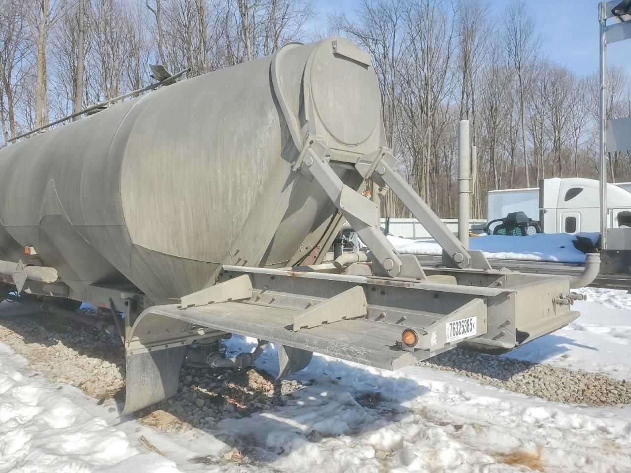 2008 Heil 2006 Heil Pneumatic DRY Bulk Trailer