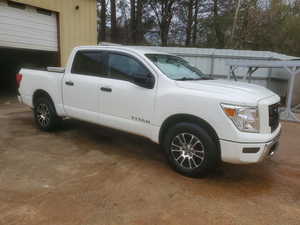 2022 Nissan Titan s