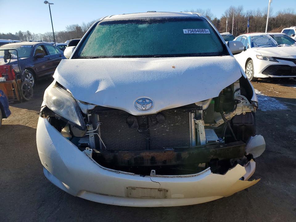 2013 Toyota Sienna xle