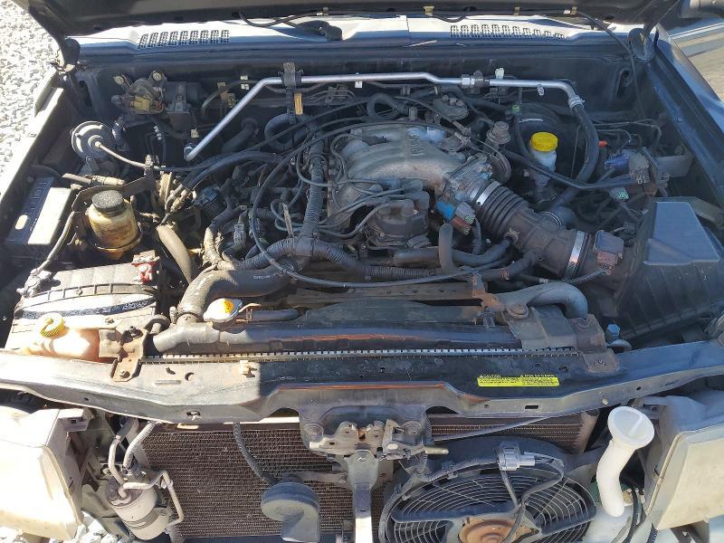 2000 Nissan Xterra xe