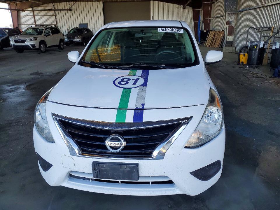 2018 Niss Versa s
