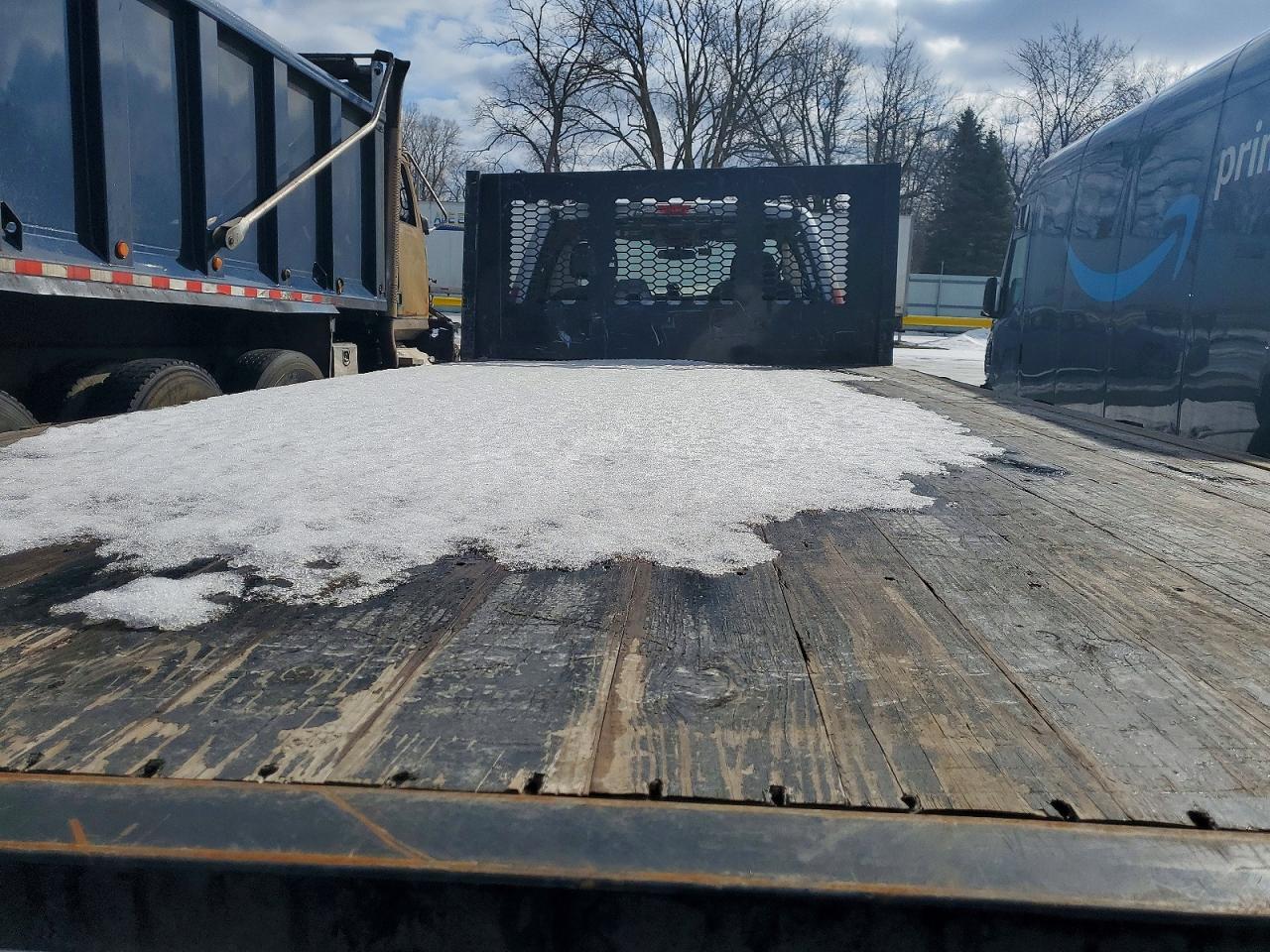 2022 Ford F550 Super Duty Flatbed Truck