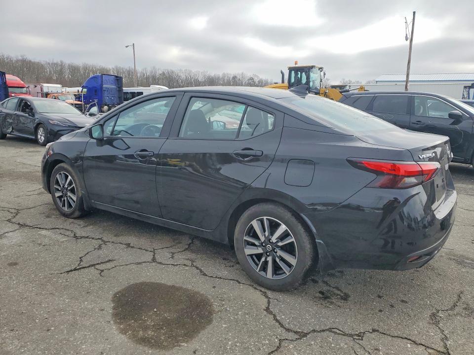 2025 Nissan Versa sv