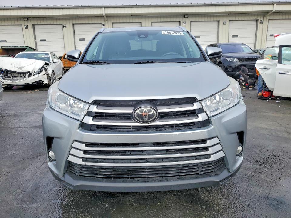 2017 Toyota Highlander se