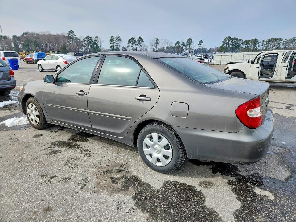 2004 Toyota Camry le