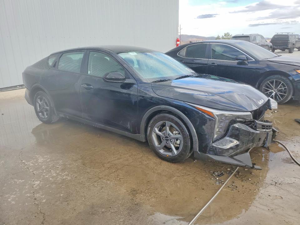 2025 KIA K4 lx