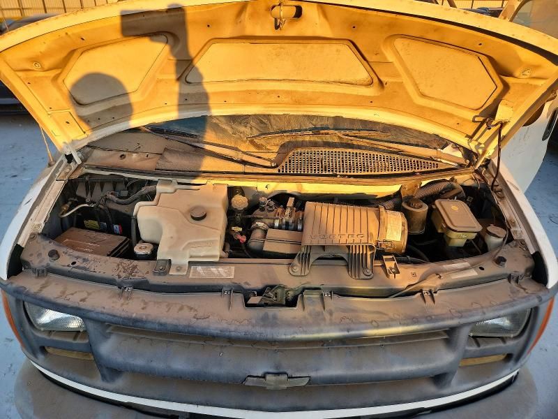 2002 Chevrolet Express G2500