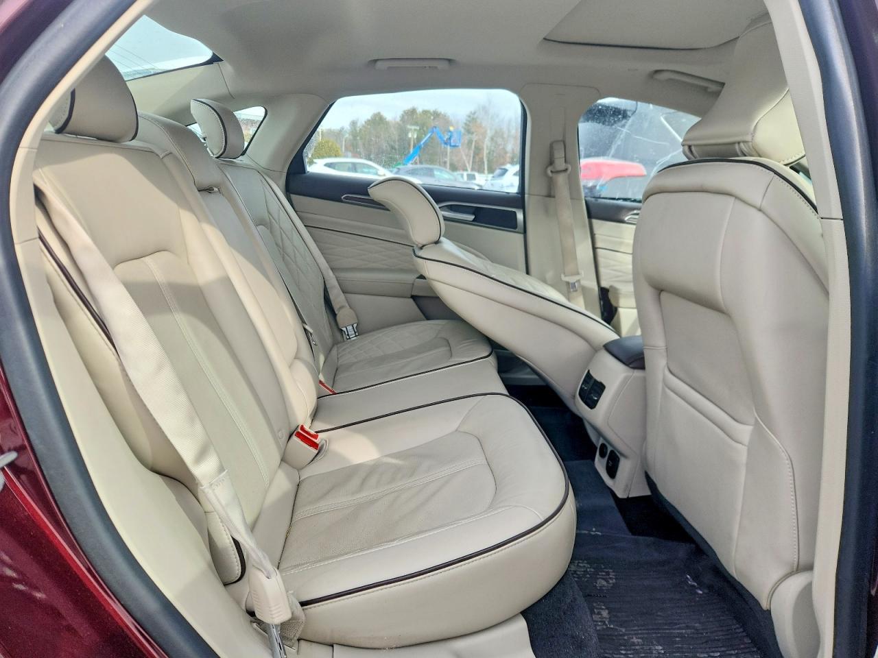 2018 Ford Fusion Titanium/platinum hev