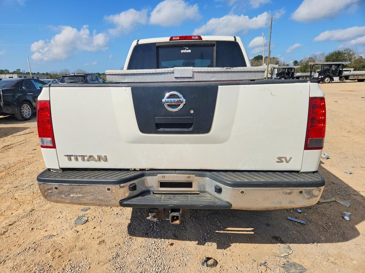 2012 Nissan Titan SV