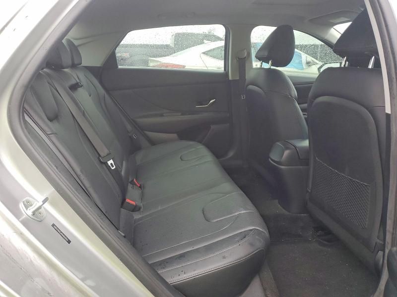 2022 Hyundai Elantra Limited