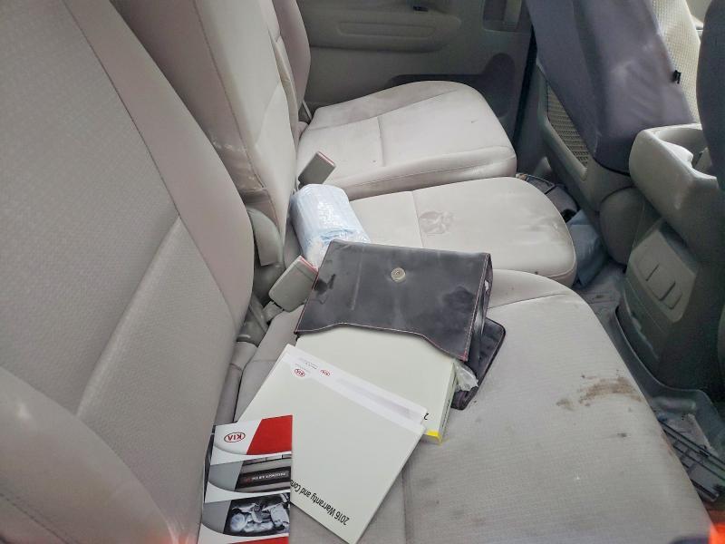 2016 KIA Sedona lx