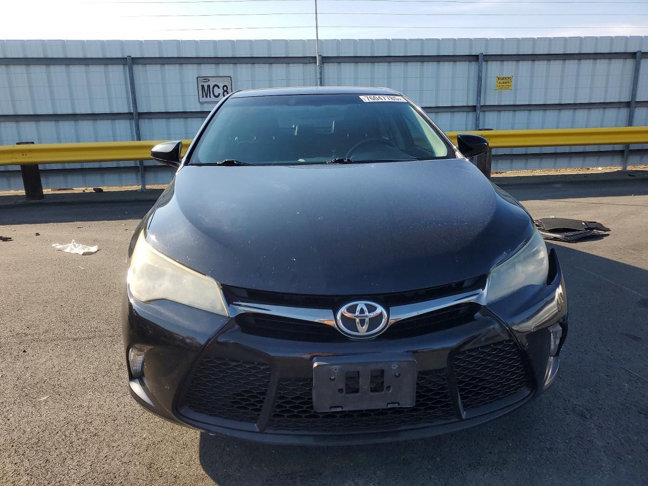 2016 Toyota Camry le