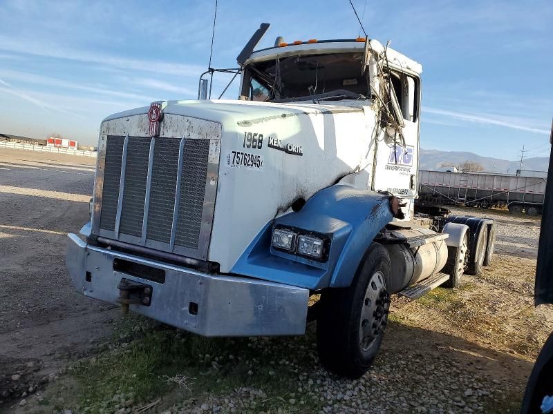 2014 Kenworth T800-Semi Truck