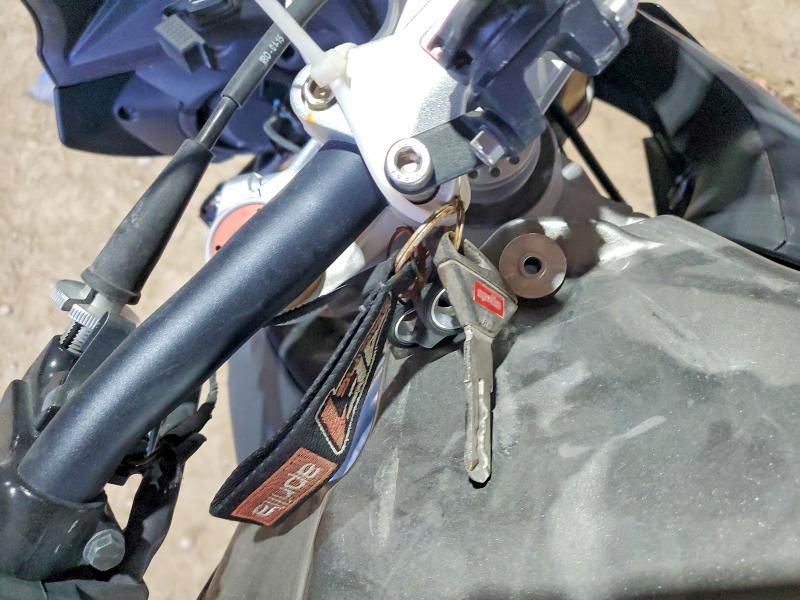 2016 Aprilia Tuono V4 1100 RR