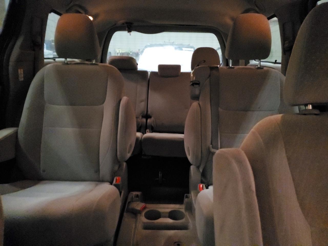 2016 Toyota Sienna le